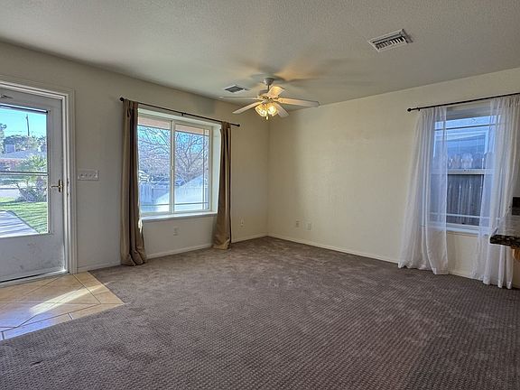 2nd image of 1112 W Willow Ave