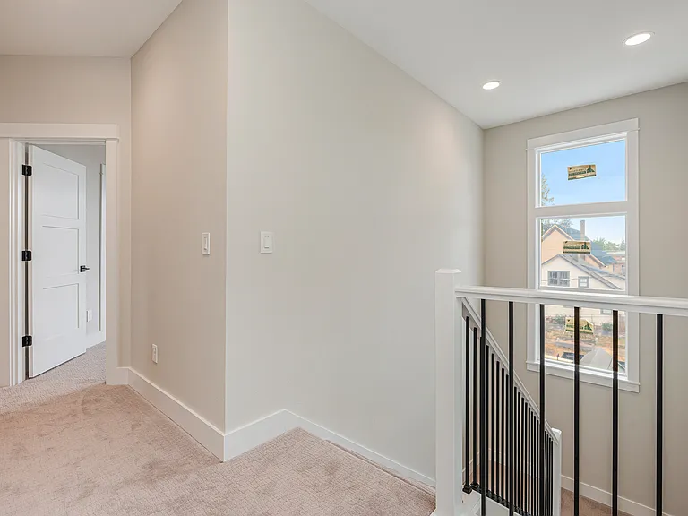 464 SE Haddock Ln — Photo 23