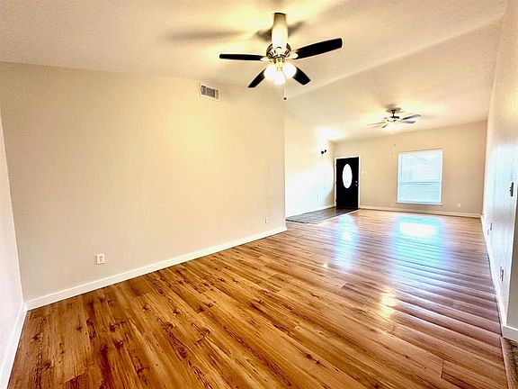 5th image of 326 W Grenoble Dr