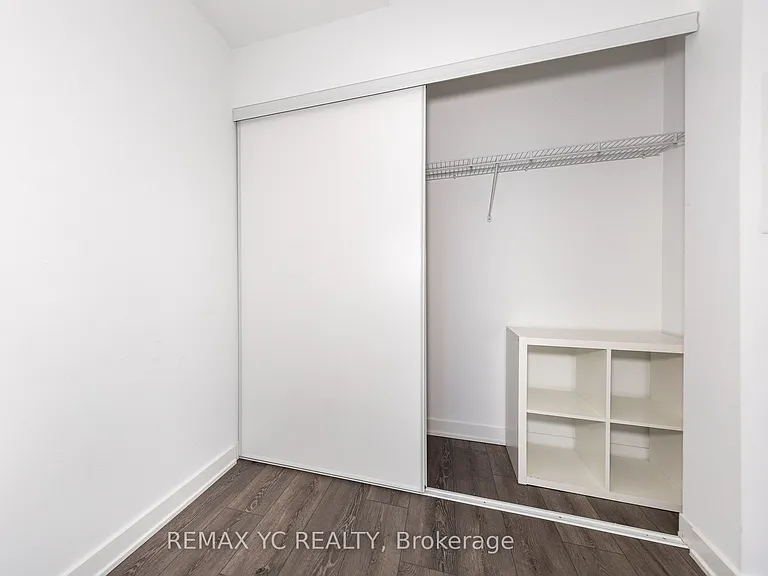 95 Oneida Cres #305 — Photo 20