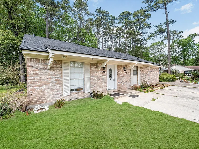 635 Chapel Hill Dr — Photo 4