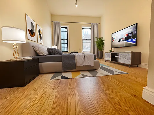 Rented by MOTION New York | media 8