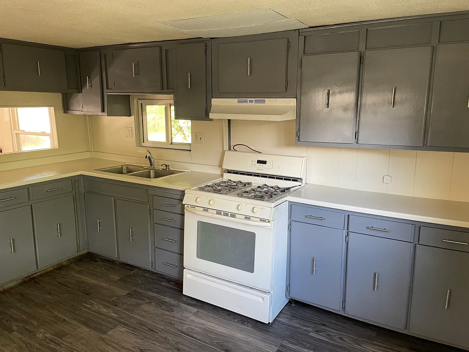 2 bed, 650 sqft, $1,100 — Photo 2