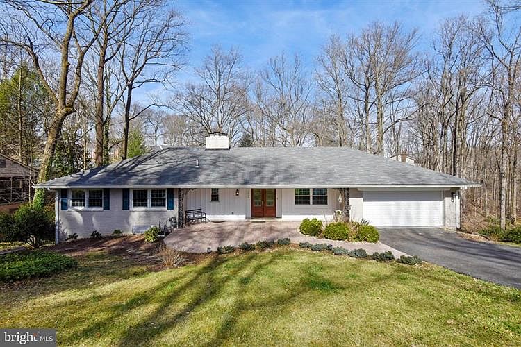 1st image of 1438 Woodacre Dr