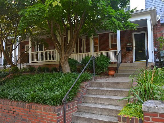 Front landscaping is easy to manage!