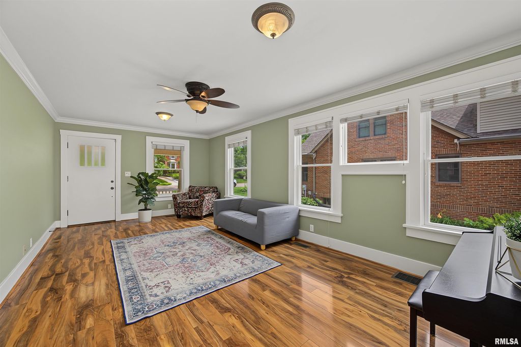 1512 E Glen Ave, Peoria Heights, IL - More