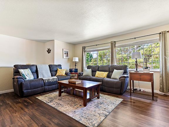 5th image of 352 Los Cerritos Dr