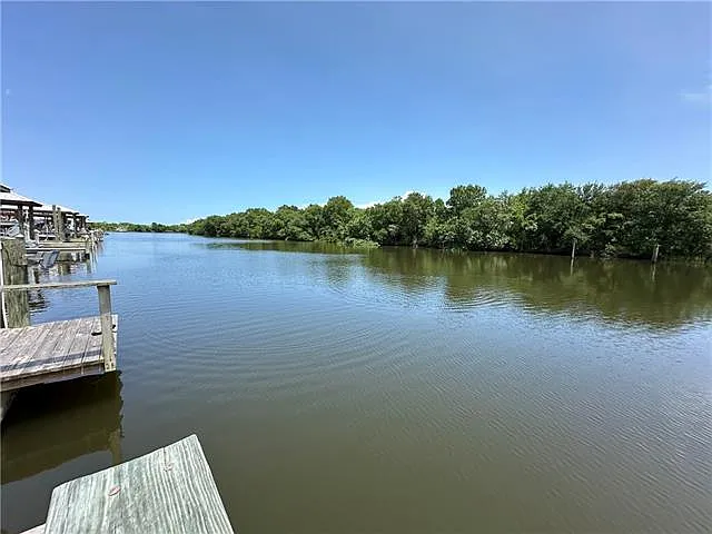 13 Lake Breeze Dr — Photo 27