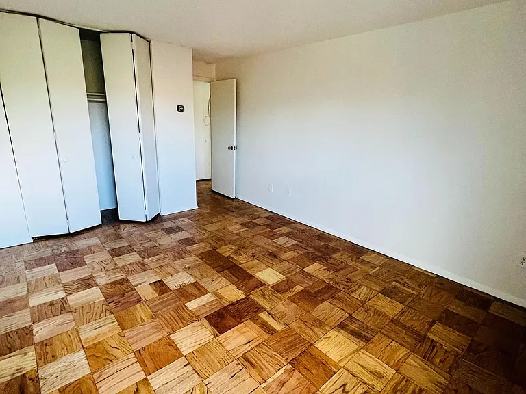 4520 King St #407 — Photo 8