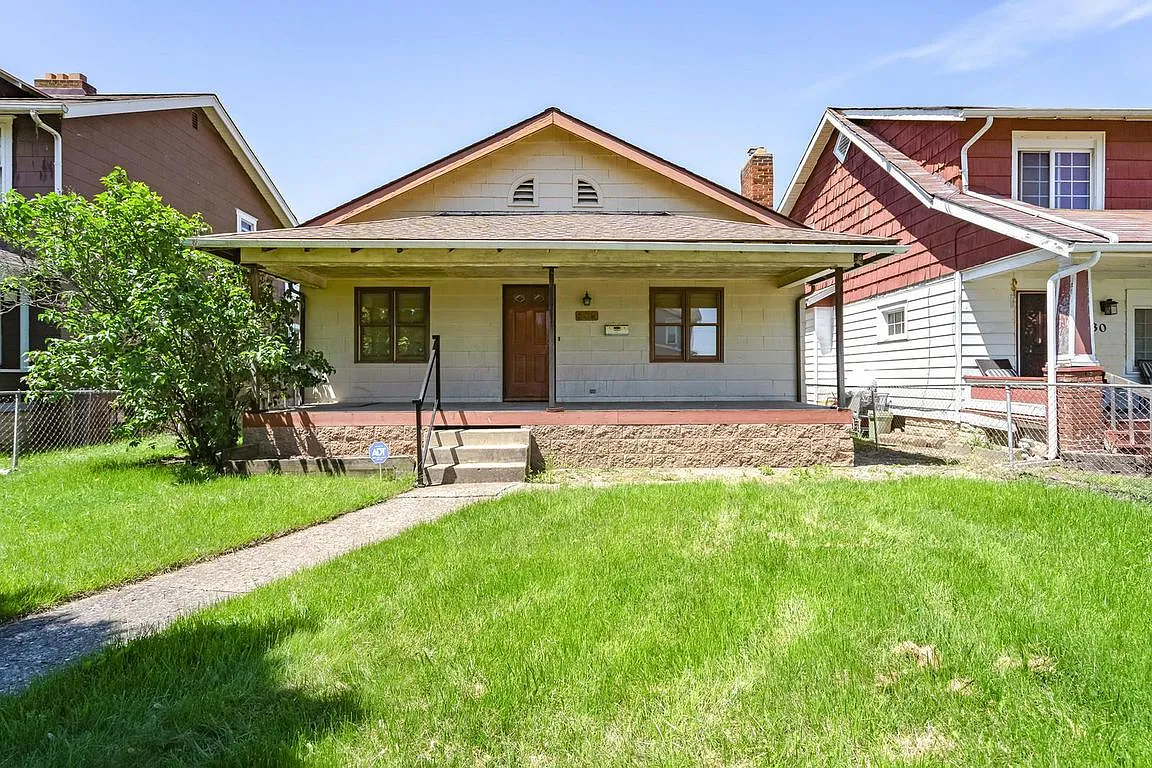 309 Columbian Ave photo 1