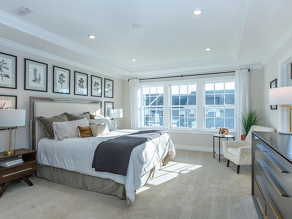 Triple windows in owner s suite