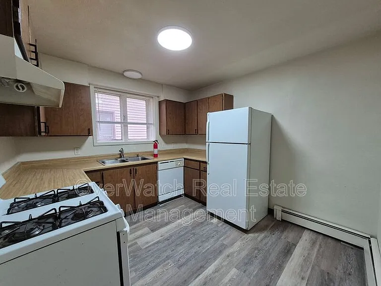 1507 W 45th Ave #1 — Photo 4