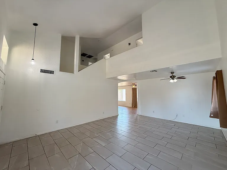 1450 E 12th Pl — Photo 8