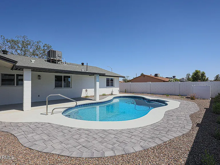 11202 N 43rd Dr — Photo 32