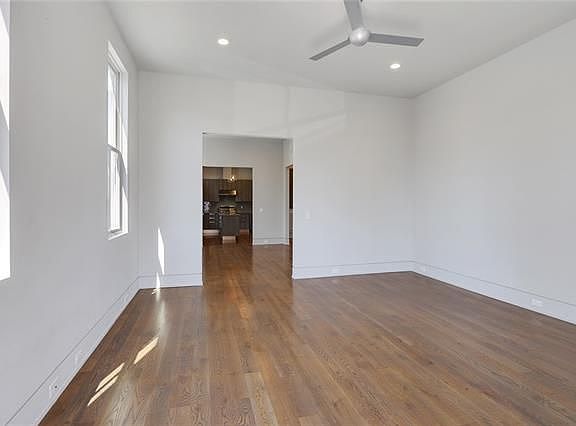 2nd image of 2225 Saint Thomas St #2225
