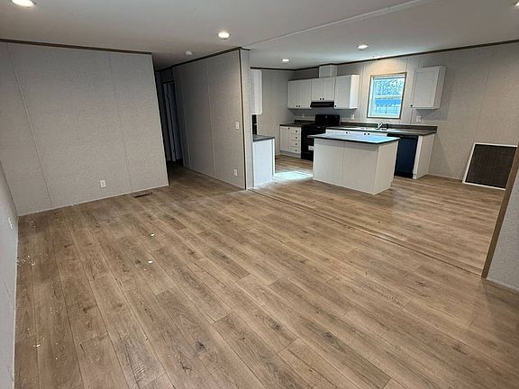 2nd image of 855 1st St