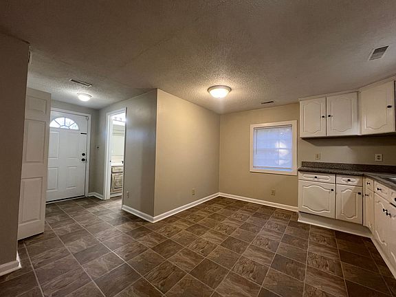 5th image of 605 Scruggs St