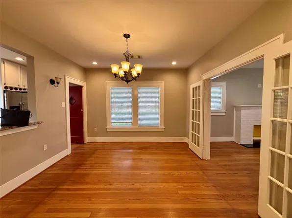 1039 Robbie St, Houston, TX 77009
