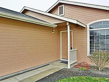 3 bed, 1206 sqft, $1,995 — Photo 2