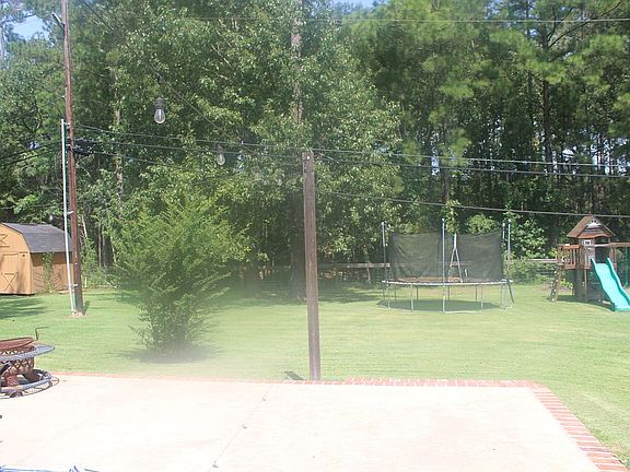 5th image of 1323 Woodcrest Dr