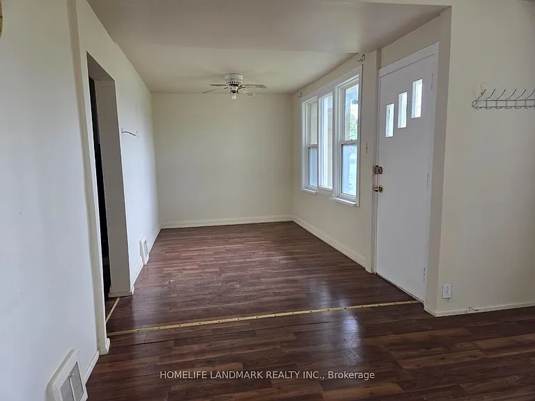 16 Elm Grove Ave — Photo 7
