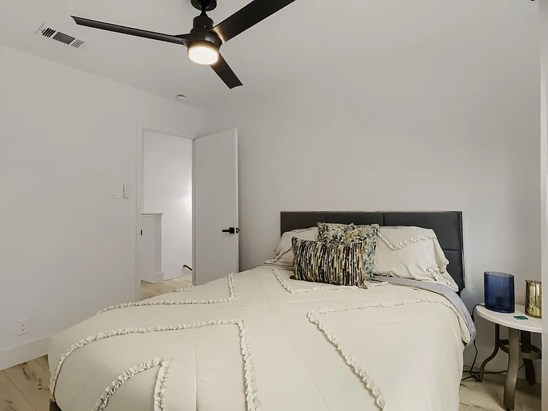 9403 Mystic Oaks Trl — Photo 13