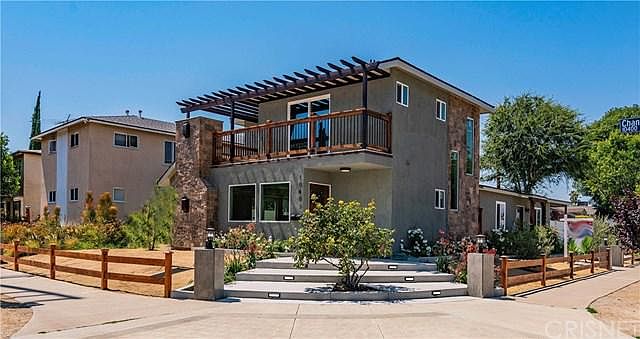 1st image of 10403 Chandler Blvd