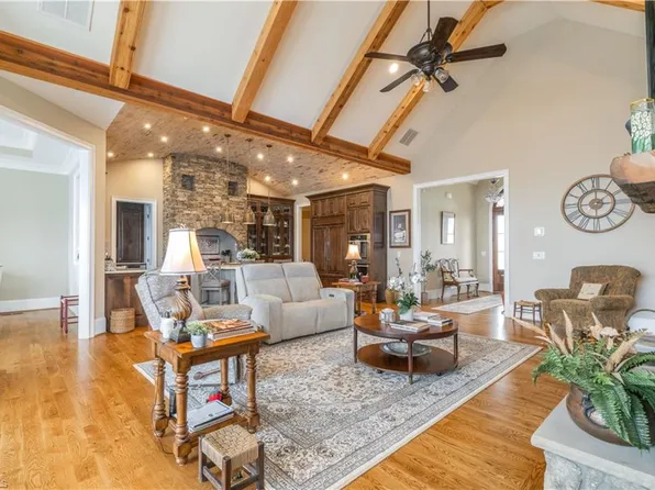 7955 Valley View Dr, Clemmons, NC 27012