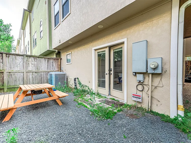 620 Westcott St — Photo 21