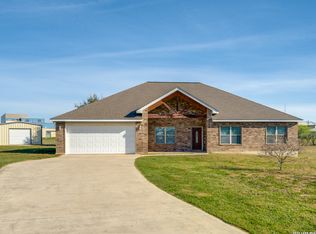 439 Bear Gdns, La Vernia, TX 78121