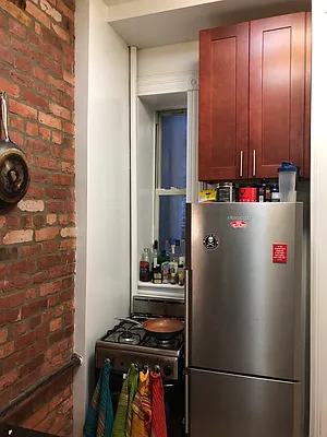 Rented by LJ Sloane Management | media 31