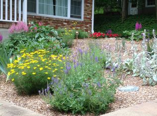 31 Crescent Dr, Lake Hopatcong, NJ 07849