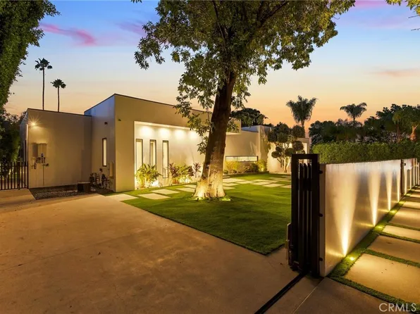 20141 Wells Dr, Woodland Hills, CA 91364