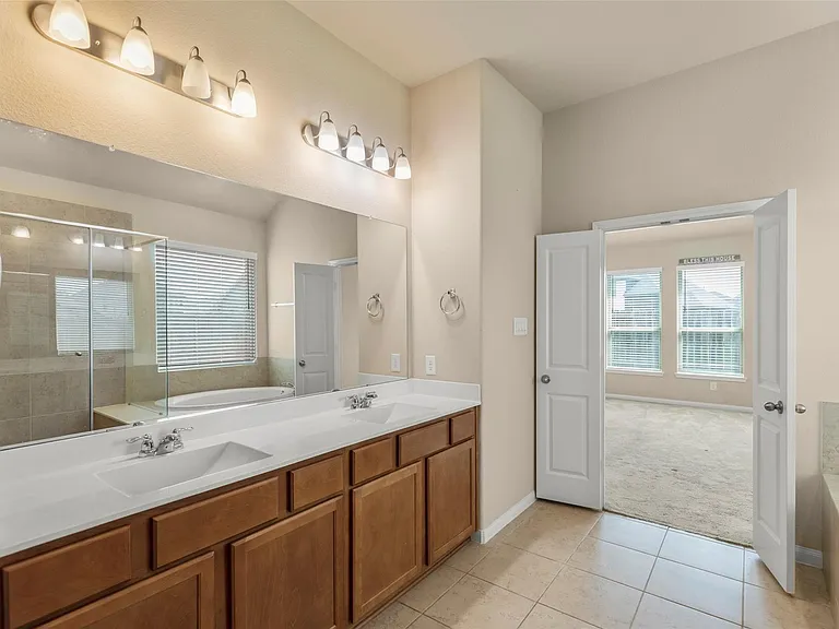 15714 Highlands Cove Dr — Photo 19
