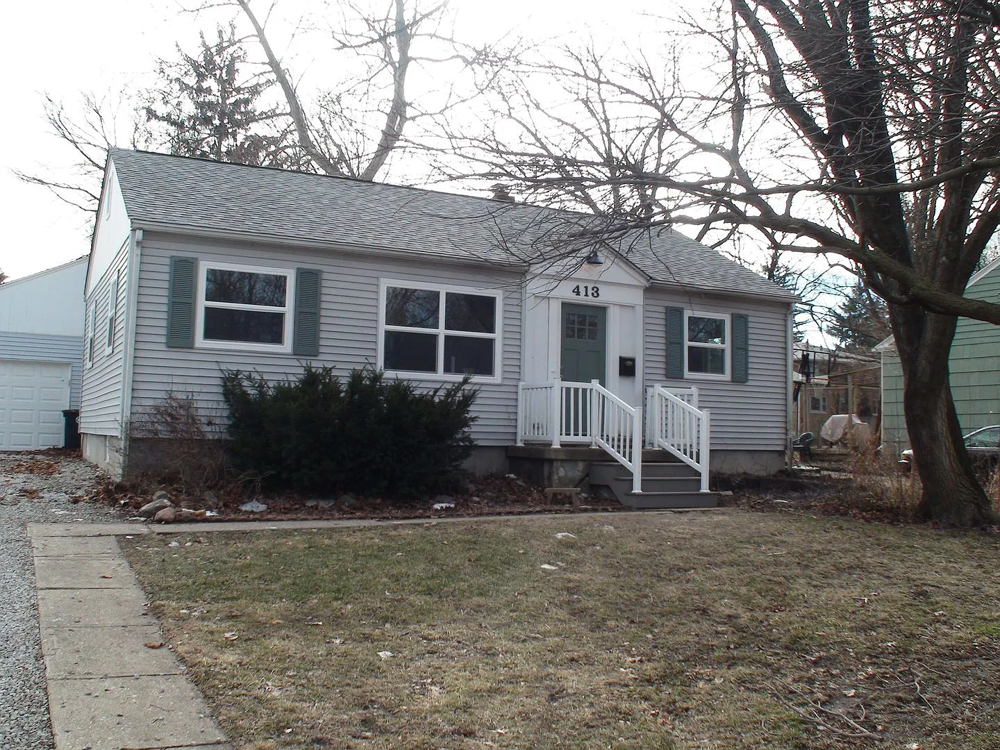 413 Hessel Blvd photo 1
