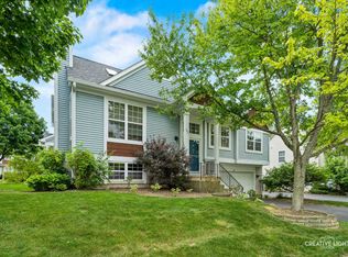 1651 Apple Tree Ln, West Chicago, IL 60185