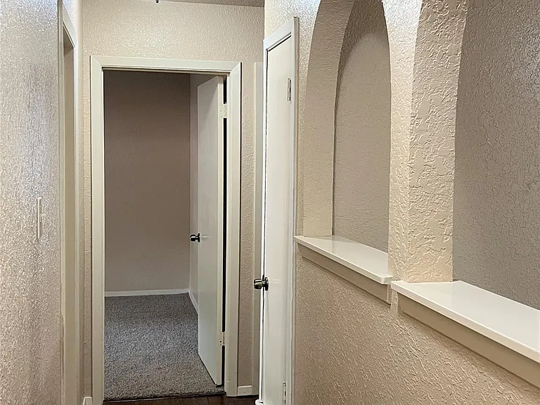 2310 Dartmouth Dr — Photo 9
