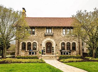 2724 E Menlo Blvd, Shorewood, WI 53211