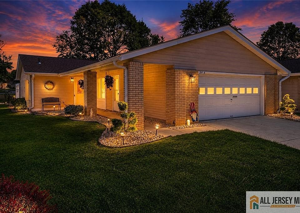 1st image of 297 Yardley Dr