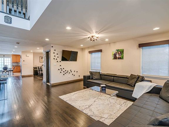 4th image of 26310 E Williston Ave