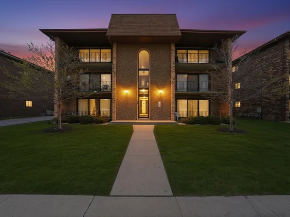 4854 W 122nd St APT 2E, Alsip, IL 60803