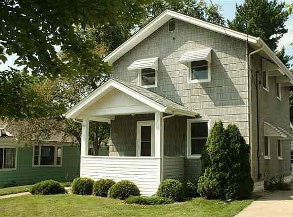 3rd image of 1411 Clark St