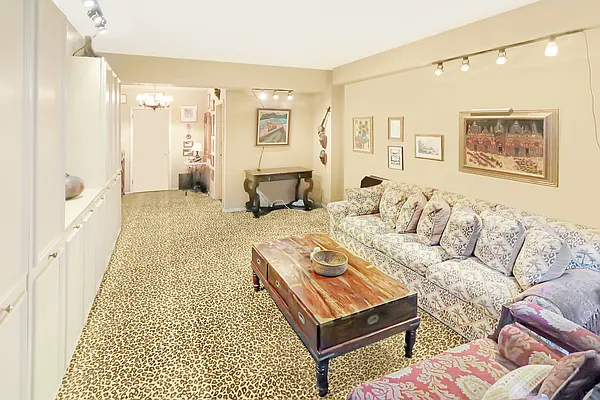 トップス House on the hill 90 SET 165 East 72nd Street #5D in Lenox Hill, Manhattan | StreetEasy