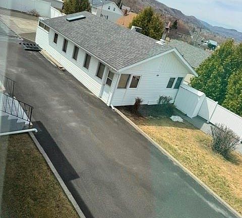 4th image of 64 Fairview St