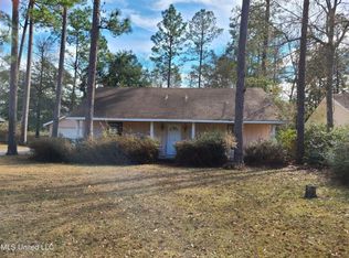 113 W Lakeshore Dr, Carriere, MS 39426