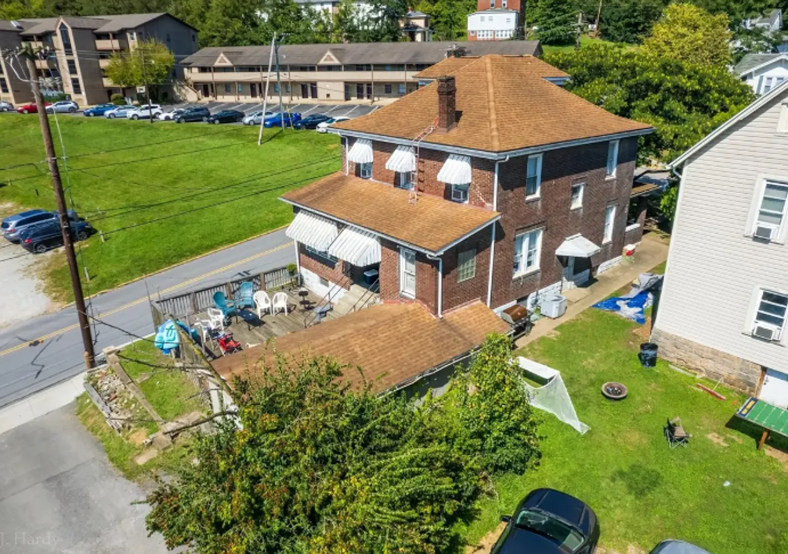 729 Mclance - Large 6 Bedroom Home — Photo 1