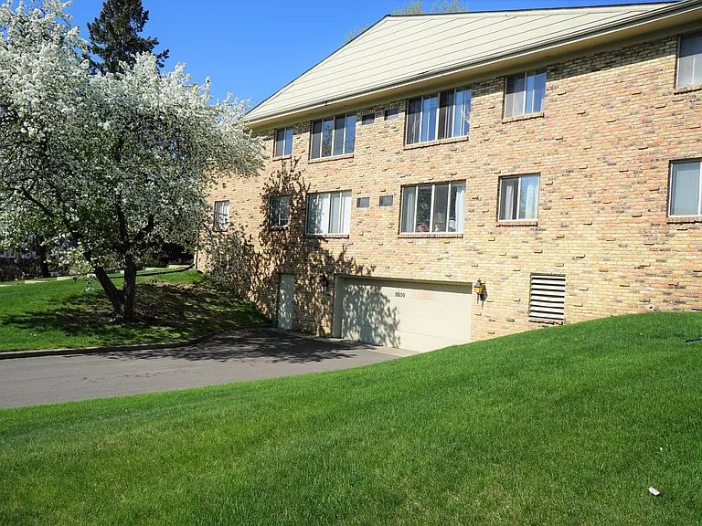 Maple Commons Apartments — Photo 16