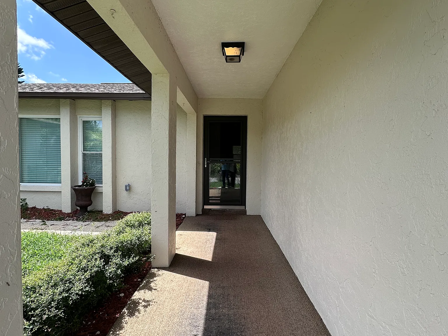 4 bed, 1899 sqft, $3,000 — Photo 2