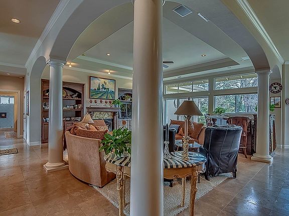 3rd image of 749 E Cypress Run
