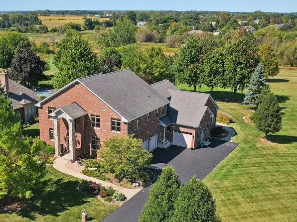 9804 Palmer Dr, Village Of Lakewood, IL 60014